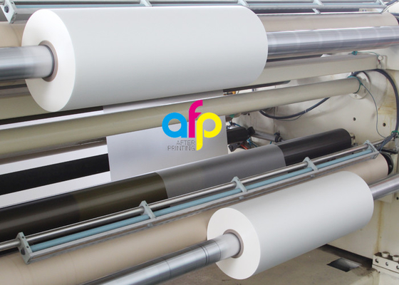 Film mat Rolls 700mm * 3000m/de stratification de 27 microns taille faite sur commande de petit pain