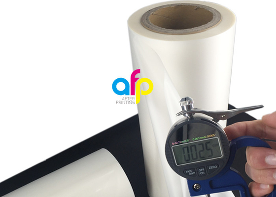 25 microns Matt Laminating Film Roll, films de stratification de 495mm * de 3000m BOPP