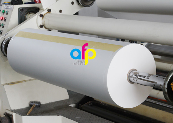 Film mat de stratification du plastique BOPP pour le noyau de papier de stratification chaud de 1/3 pouces