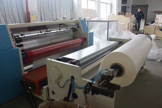 Machine de laminage de film BOPP sur carton imprimé ou papier laminé Conçue pour laminer un film transparent sur carton et produits en papier